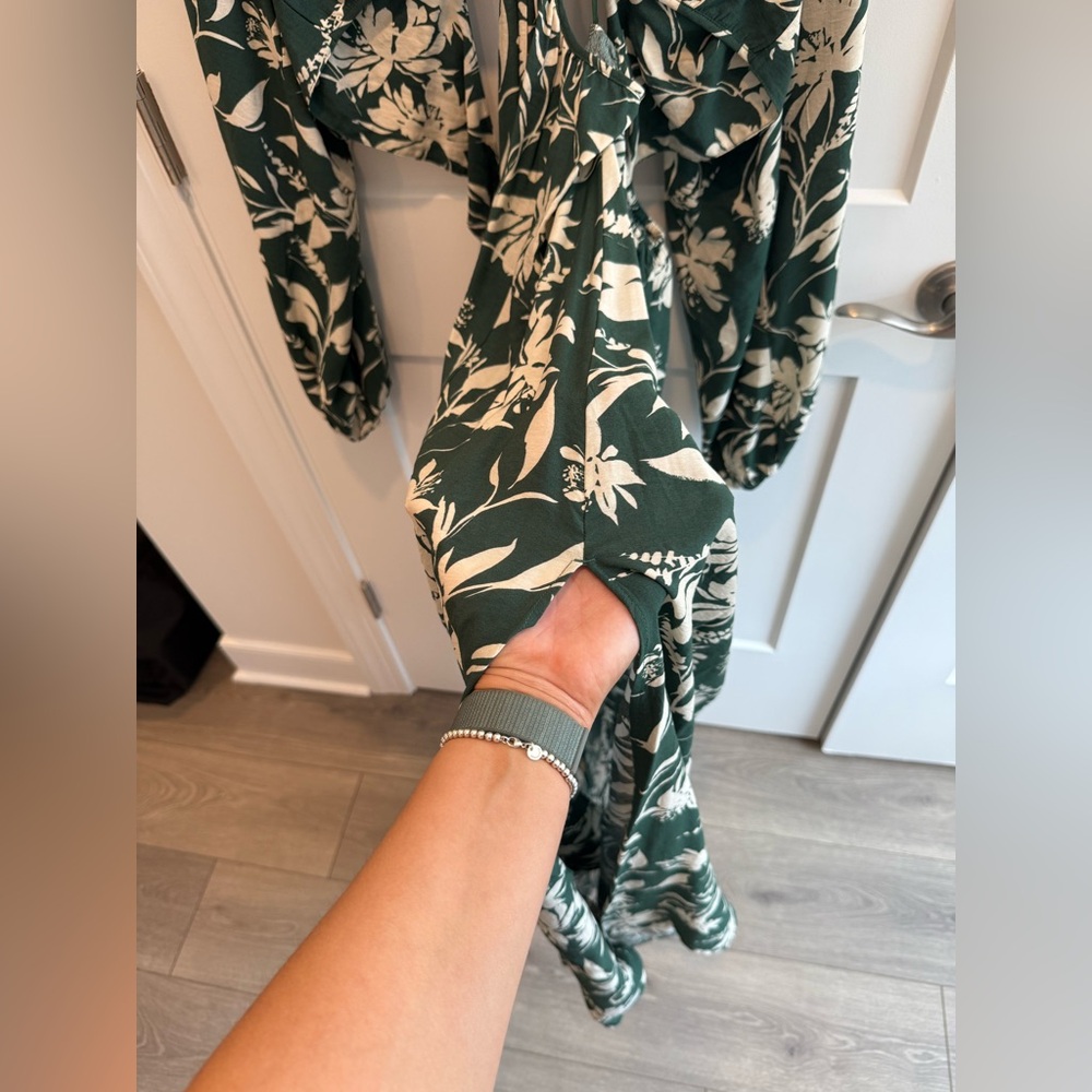 Abercrombie & Fitch Green and Cream Floral Dress - Picture 11 of 12